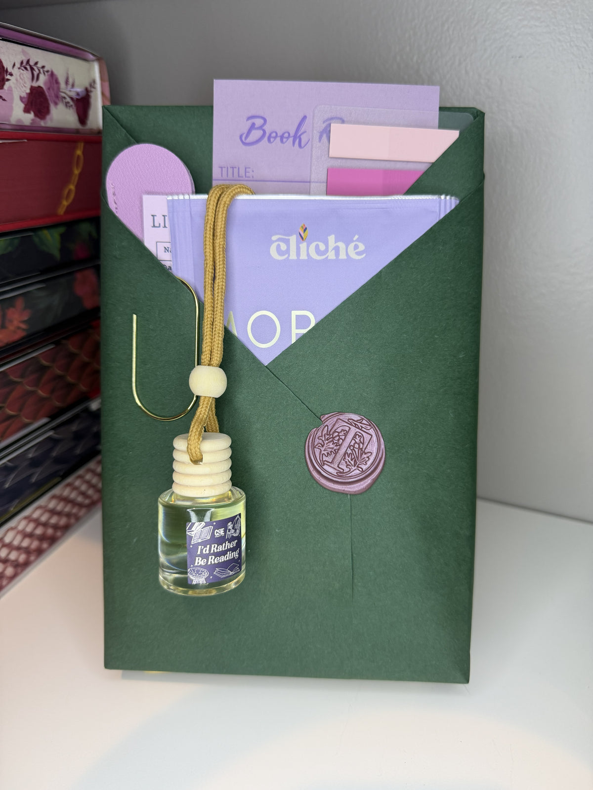Blind Date with a Book - Deluxe